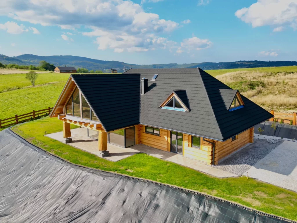 dom z bali na Złotym Groniu w Istebnej